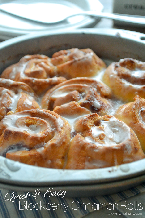 Quick and Easy Blackberry Cinnamon Rolls from www.motherthyme.com