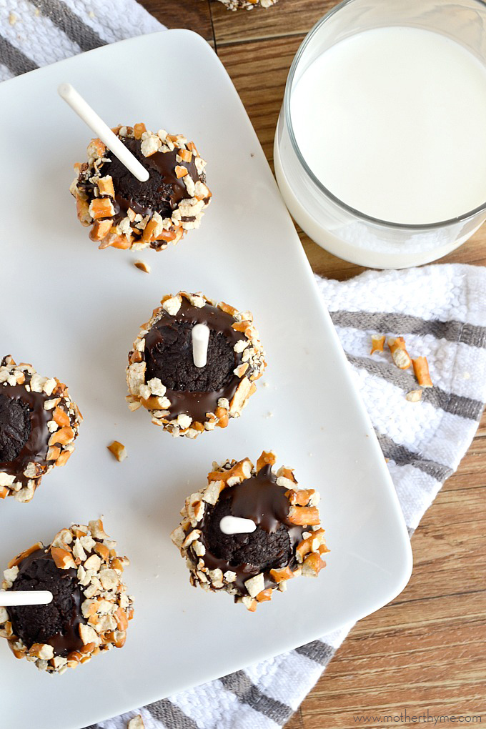 Sweet and Salty Brownie Cake Pops | Mother Thyme  