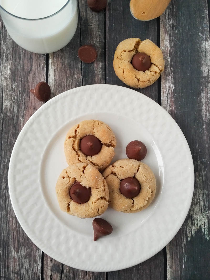 Keeping It Together With The Blackberry Priv + The Best Recipe For Peanut Butter Blossoms | www.motherthyme.com #priv 