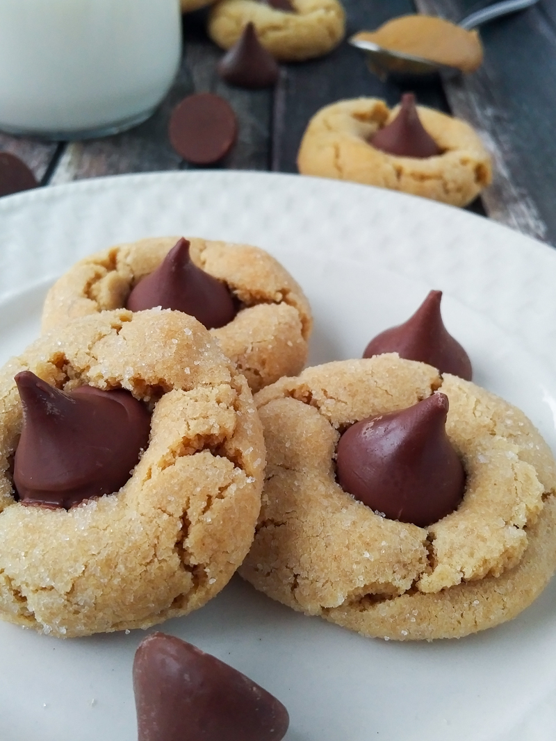 Keeping It Together With The Blackberry Priv + The Best Recipe For Peanut Butter Blossoms | www.motherthyme.com #priv 