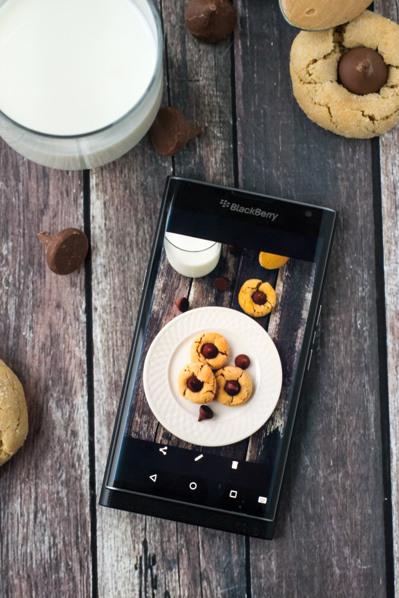 Keeping It Together With The Blackberry Priv | www.motherthyme.com #priv