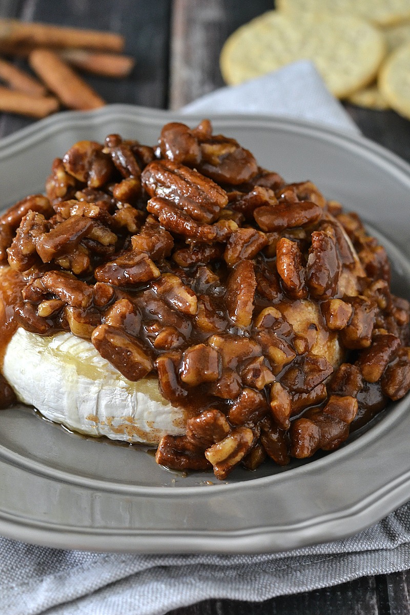 Maple Pecan Baked Brie 