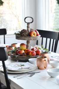 APPLE CIDER MOSCOW MULE AND HOLIDAY APPLE CENTERPIECE WITH ENVY APPLES