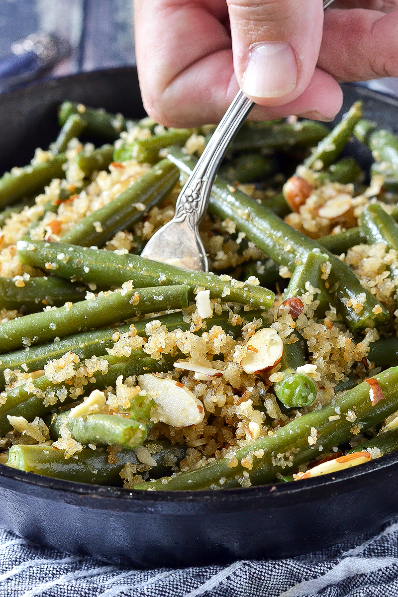 GREEN BEANS WITH TOASTED GARLIC BUTTER BREADCRUMBS AND ALMONDS