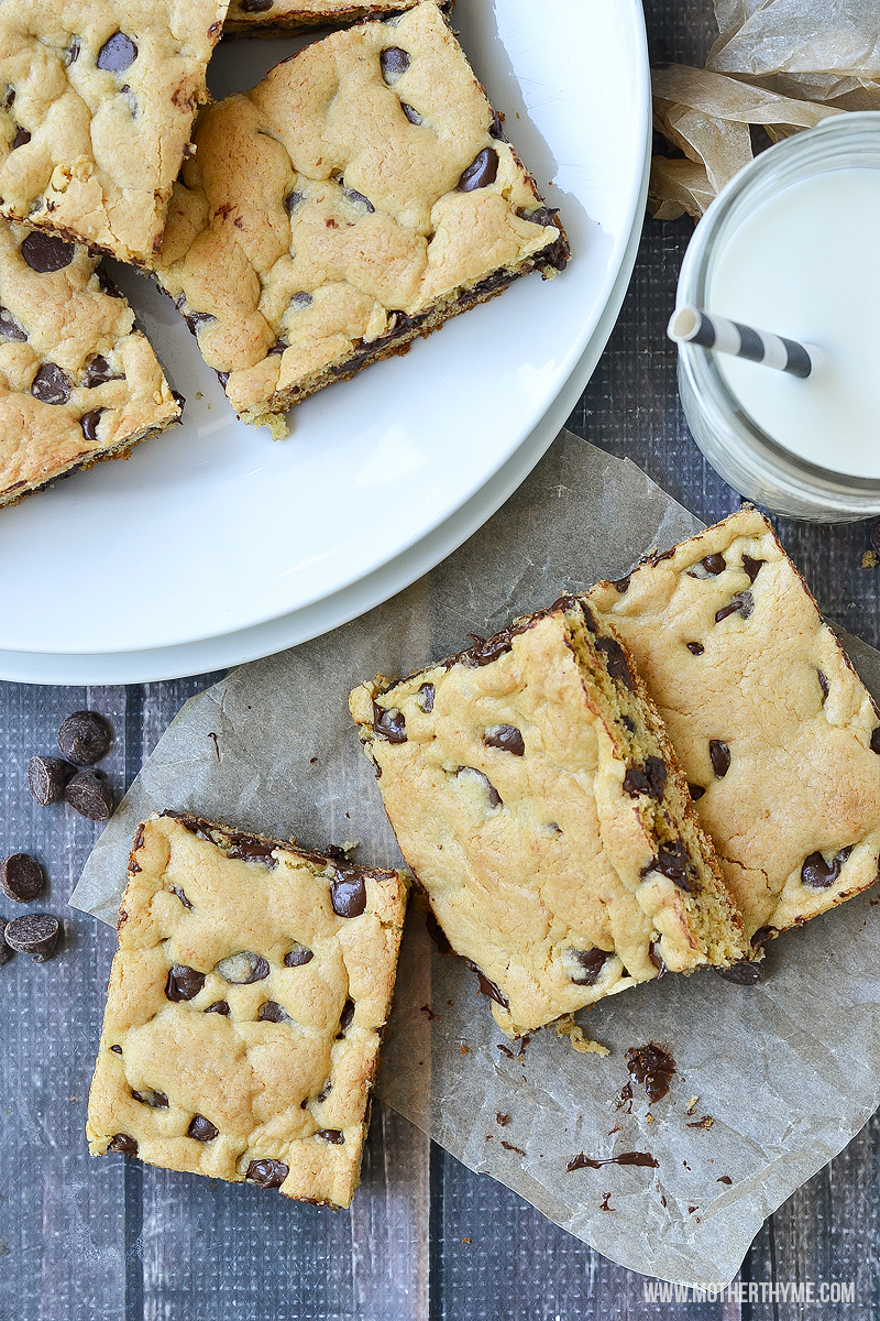 THE BEST CHOCOLATE CHIP COOKIE BARS