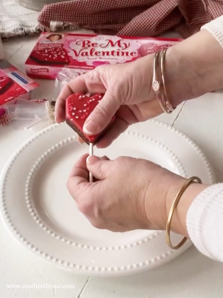 Easy Valentine's Day Brownie Heart Pops