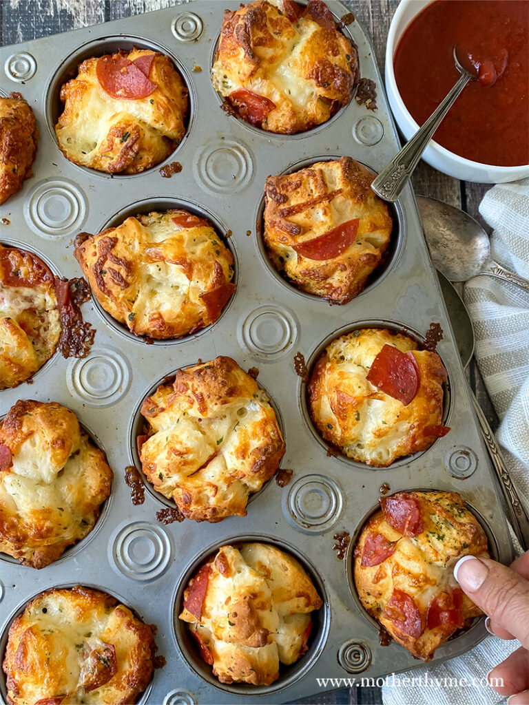 EASY PULL APART PIZZA MUFFINS